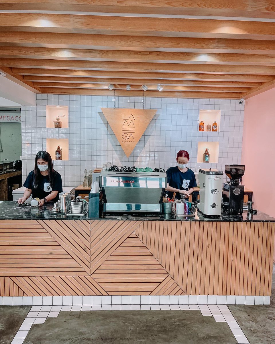 LaMesaCoffee's tweet photo. Both locations of @LaMesacoffee are open as usual today! Come spend your holiday with us! 

Deep fried crunchy tacos are now available at La Mesa Udom Suk just in time for #CincodeMayo ! #cafeteller #aroii @aroii #อร่อยบอกต่อ https://t.co/rHKu723j8a