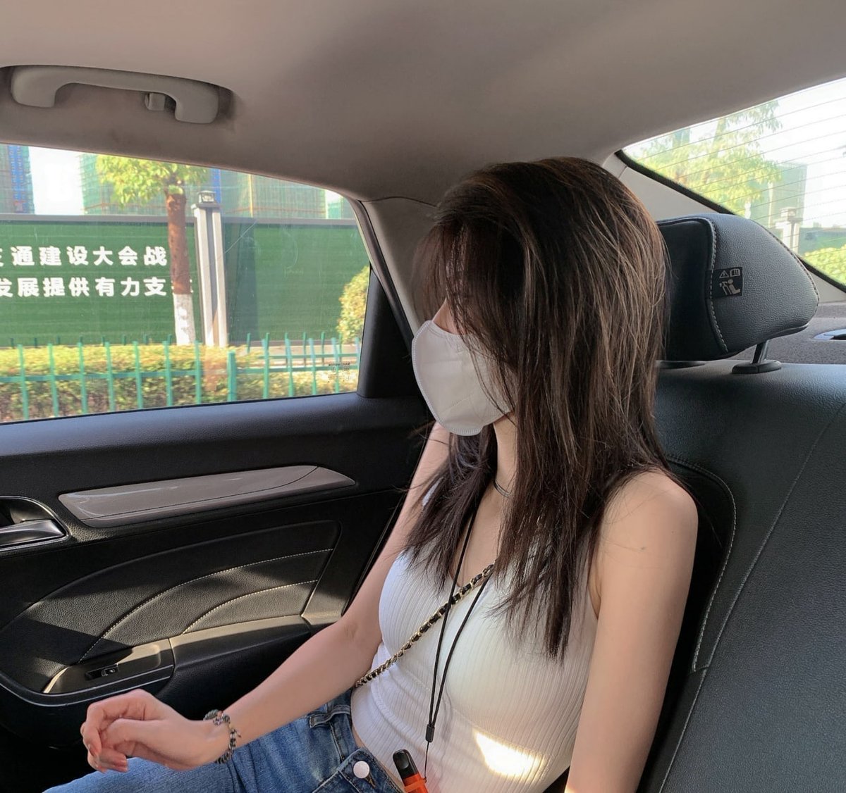 CryptoHSJ's tweet photo. 早安家人们 看了一眼行情差点没晕死过去  果然币圈投资全靠浪，我又又又没赚到钱！😭 https://t.co/WULIKJ43OV