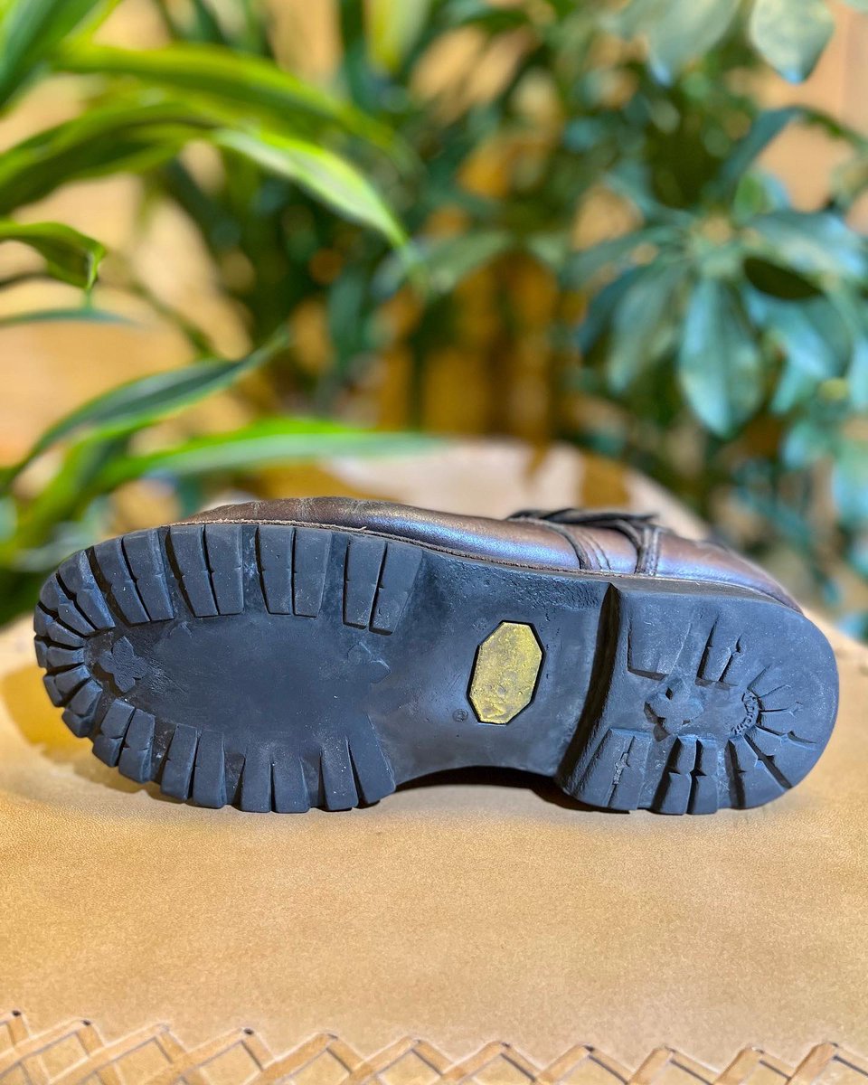 ColtoShoe's tweet photo. 今日もOpenです💡
5/4(木)11:00-19:00
連休中も
靴修理バッグ修理カラーなど
お気軽にお問合せください🙏
いつもご来店
心よりお待ちしております🌝
#大山靴修理 #板橋靴修理 #池袋靴修理
#vibram #drsole #allsole #resole
#shoe #shoes #bag #repair https://t.co/0cwKijOs3i