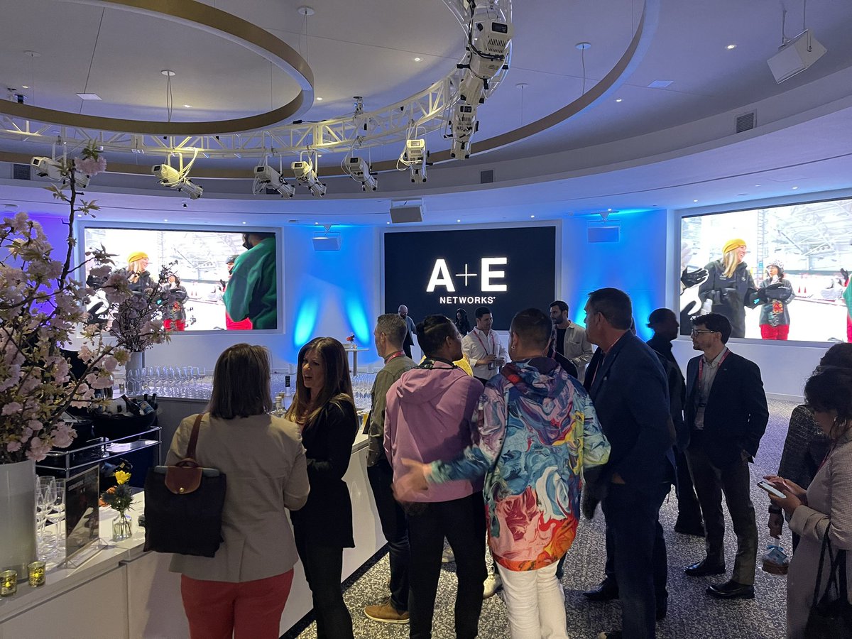 iab's tweet photo. And that’s a wrap for today – see you tomorrow for more #IABNewFronts live coverage 👋 and now, time to network at the @AENetworks reception! https://t.co/0RyeKgsazb