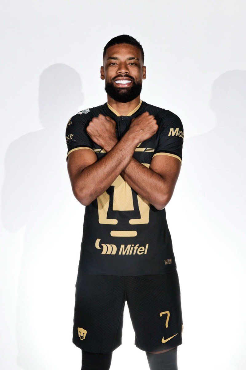 Como muchos ya saben aquí en pumas se termina un ciclo hermoso, primero quiero agradecer a Dios, luego a pumas y a esta hermosa afición, que siempre me apoyó cuando estuve aquí, muchas gracias por todo, siempre llevaré todos ustedes en mi corazón

Como no te voy a querer ❤️