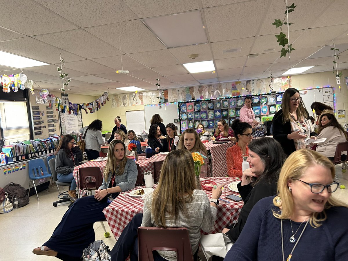 CYNTHIA SOARES (@cynthsoares) on Twitter photo Best faculty meeting ever!!! 📚Thanks to <a href="/rezasarkarati/">Reza Sarkarati</a> , our PTO, and The Unlikely Bookstore <a href="/unlikelybkstore/">An Unlikely Story</a> Best faculty meeting ever!!! 📚Thanks to <a href="/rezasarkarati/">Reza Sarkarati</a> , our PTO, and The Unlikely Bookstore <a href="/unlikelybkstore/">An Unlikely Story</a>