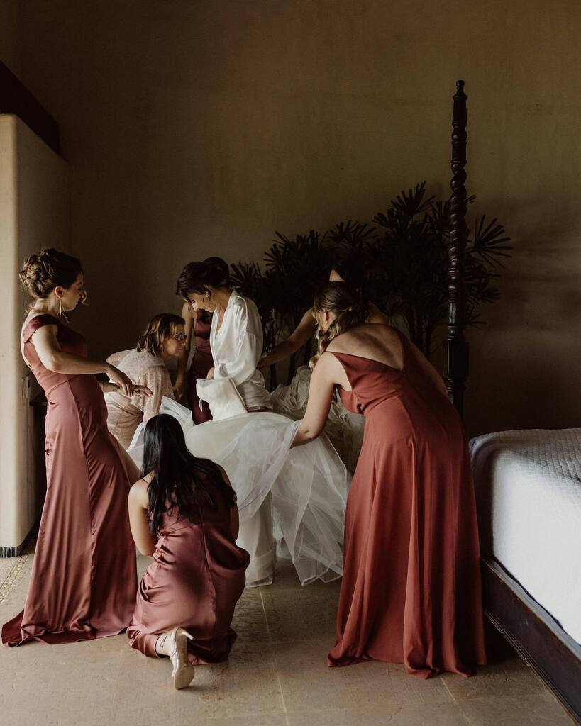 cedarandpines's tweet photo. Zihuatanejo, Mexico — what a dream ✨

huge congrats to these two on a completely unforgettable wedding weekend. made it nearly impossible to choose just ten photos to share.

———

planning @jennifer_jaimes_wp 
dress @verawangbride 
tux @celine 
makeu… https://t.co/SjR25ey3iI https://t.co/7xi0H9rtJJ