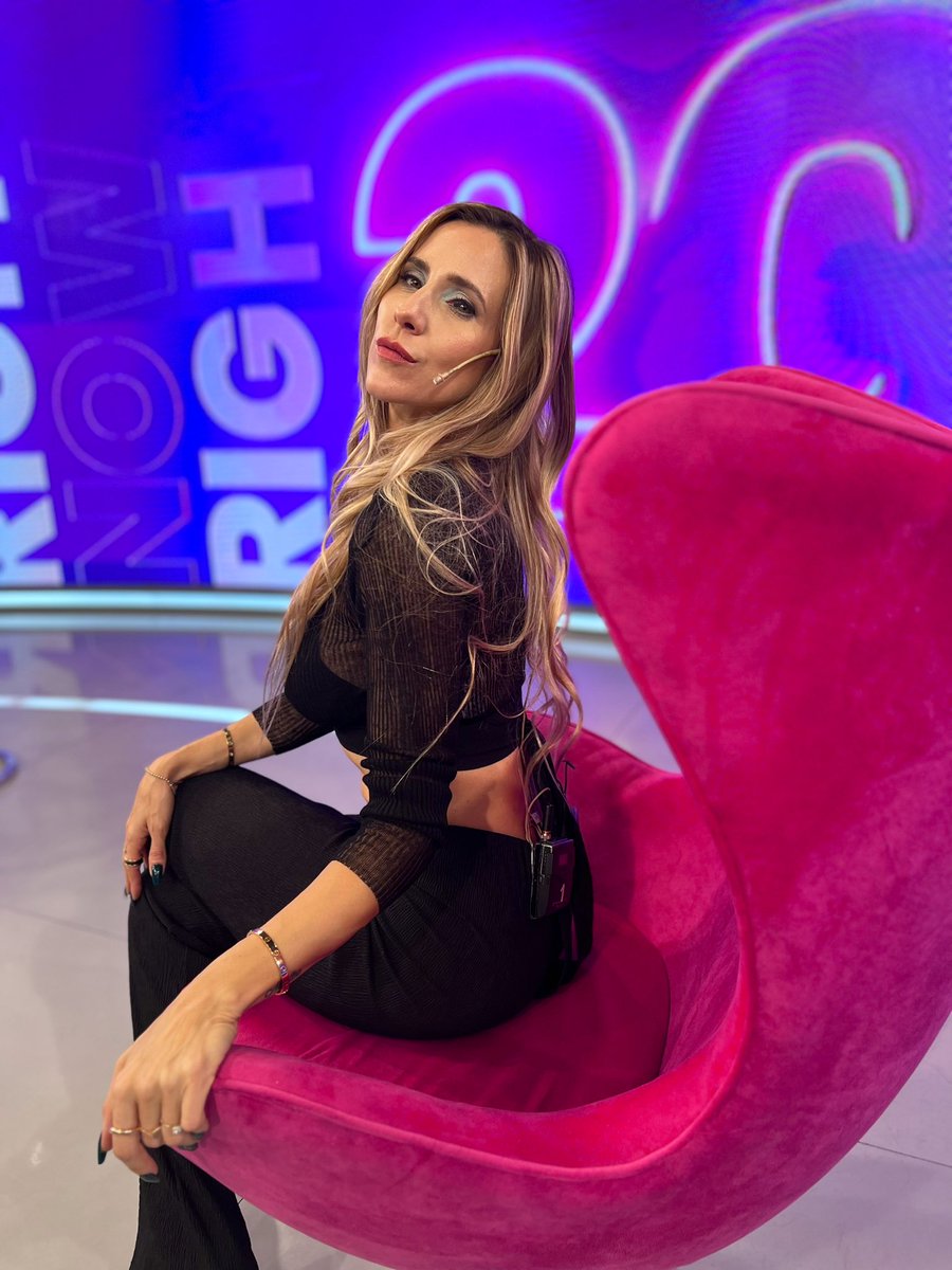 julietacam's tweet photo. Ready @C5N #Grabanding ♾️ #RightNow https://t.co/fA5dIOrO9F