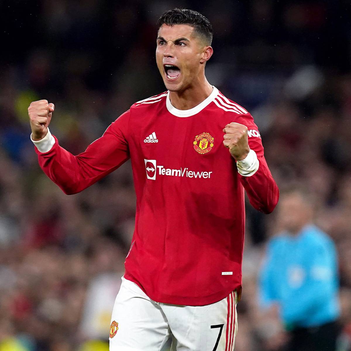 ElInmortal____'s tweet photo. Cristiano se va al ManU y marca 18G en la Premier. El entrenador no lo quiere y lo aparta

Relato: FRACASO

Messi se va al PSG y marca 21G en 2 temporadas de liga de granjeros. Lo suspenden d empleo y sueldo por no querer entrenar

Relato: HA HECHO Hª EN PARÍS. NO SABEN VALORARLO https://t.co/K5yLSywQJR