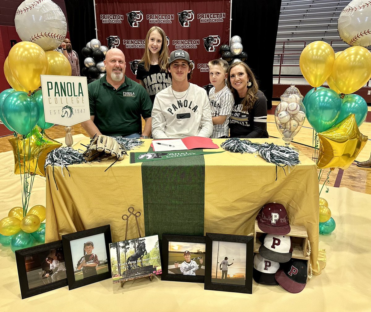 PrincetonISD's tweet photo. Blake Lindsey signed his letter of intent to play baseball for Panola College, a Div. I school in the National Junior College Athletic Association, located in Carthage, Texas. He was joined by his parents, Mark and Teri Lindsey and siblings, Brodi and Caroline. @PanolaBaseball https://t.co/Fgucvz6iIo