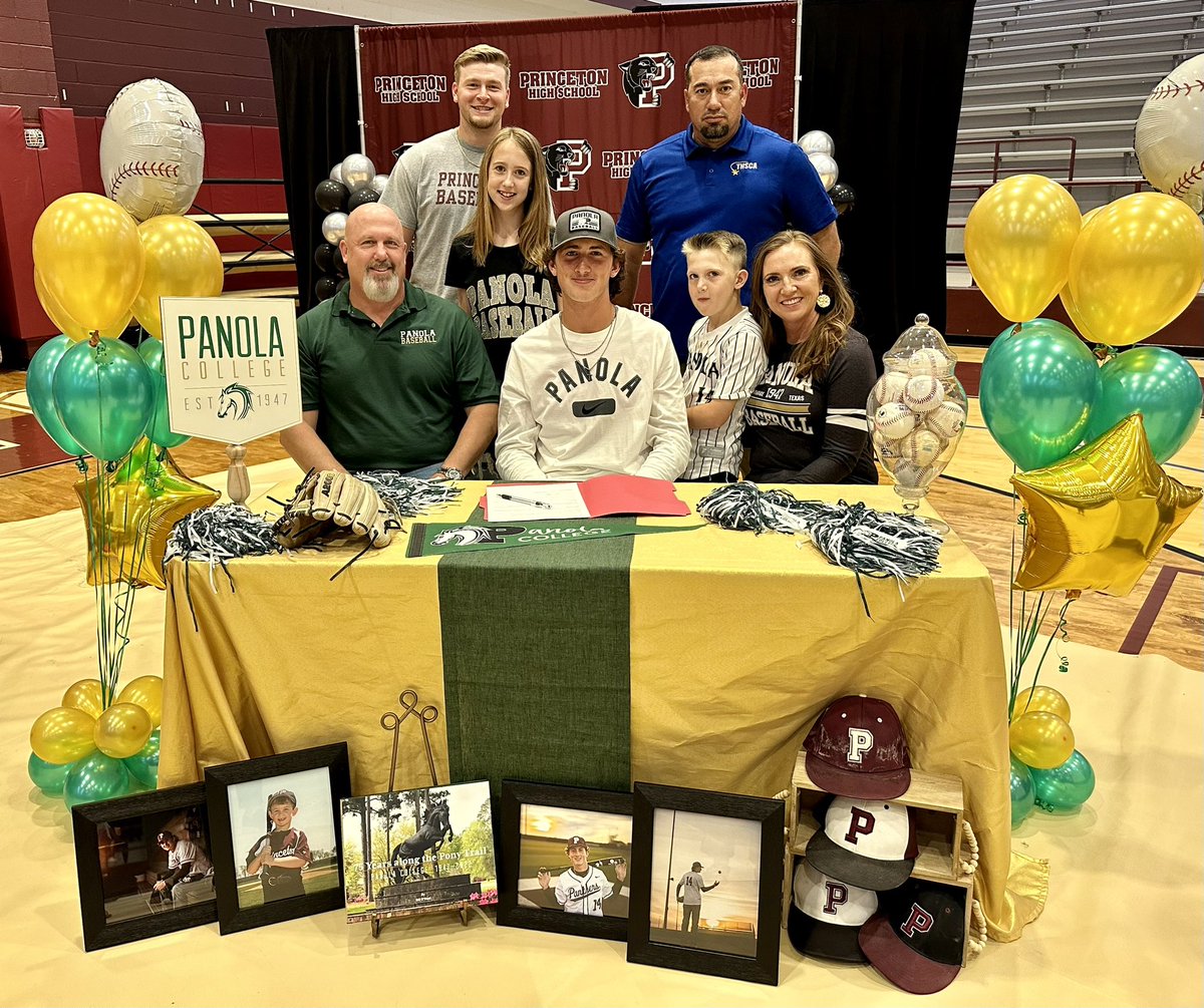 PrincetonISD's tweet photo. Blake Lindsey signed his letter of intent to play baseball for Panola College, a Div. I school in the National Junior College Athletic Association, located in Carthage, Texas. He was joined by his parents, Mark and Teri Lindsey and siblings, Brodi and Caroline. @PanolaBaseball https://t.co/Fgucvz6iIo