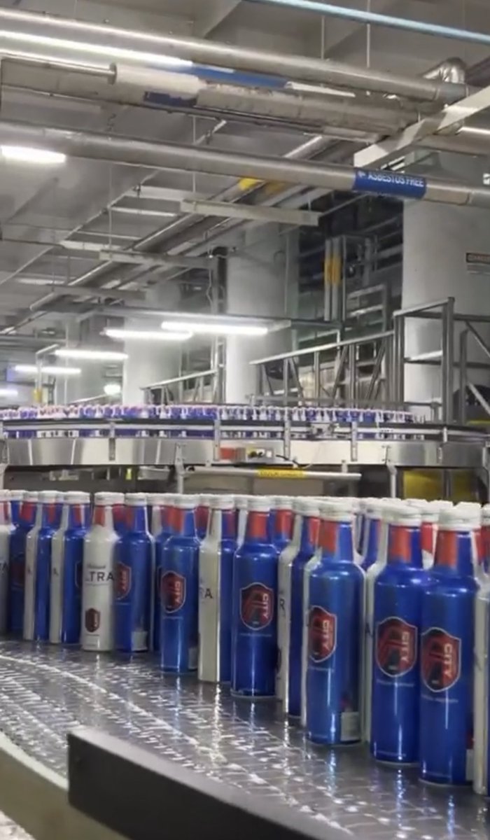 STLCityFanVan's tweet photo. Michelob Ultra CITY cans are rolling out! https://t.co/rPfa26dVVO