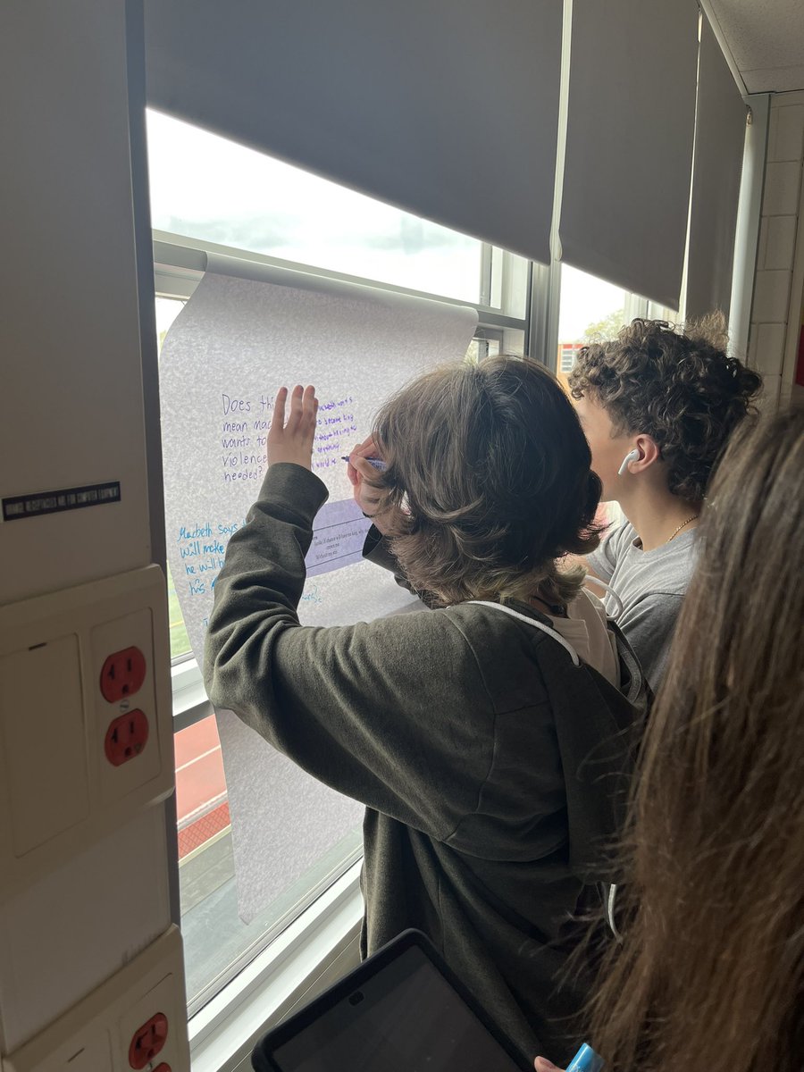 MissMonty516's tweet photo. Have you ever had a conversation in complete silence? These 10th grade ELA learners have. Today we unpacked complex Shakespearean language through a silent discussion 🤫 @mineolahs #mineolaproud https://t.co/52se8UOIk4