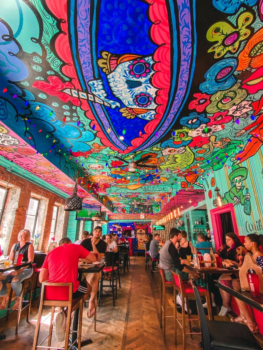 Do you celebrate #CincoDeMayo?! 🎉🌮🇲🇽 Here are my favorite spots in #Chicago to do just that: 🎊 Broken English Taco Pub (📸) 🎊 Carnivale Restaurant 🎊 Bodega Taqueria y Tequila 🎊 LondonHouse Chicago 🎊 Federales 🎊 Frontier Where will you be celebrating this Fri??