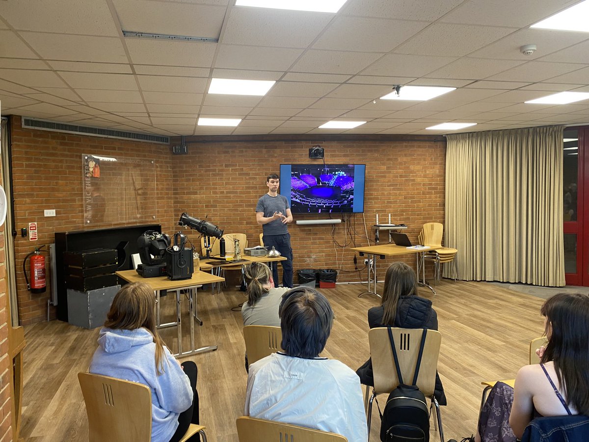 NVBorderlines's tweet photo. Great Young People’s Theatre Company this evening with Deputy Chief Electrician Peter Morgan talking about lighting design! @NewVicTheatre #yptc #lightingdesign #theatre https://t.co/g2mXedyhl8