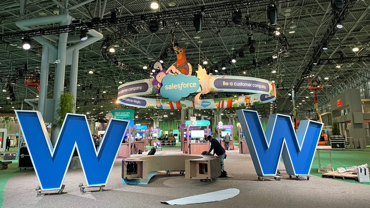 🤫 Wow loading... hold plz 🍎 

#SalesforceTour