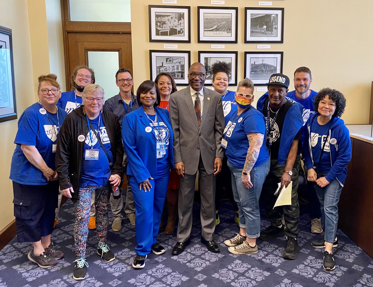 EducationMN's tweet photo. Hourly school workers are flooding the Capitol for our final legislative day of action! Thank you to legislators meeting w/them on access to unemployment, paid training, paid e-learning days and paid leave. These professionals deserve no less! #mnleg #rESPect https://t.co/vjBAB86Xd9