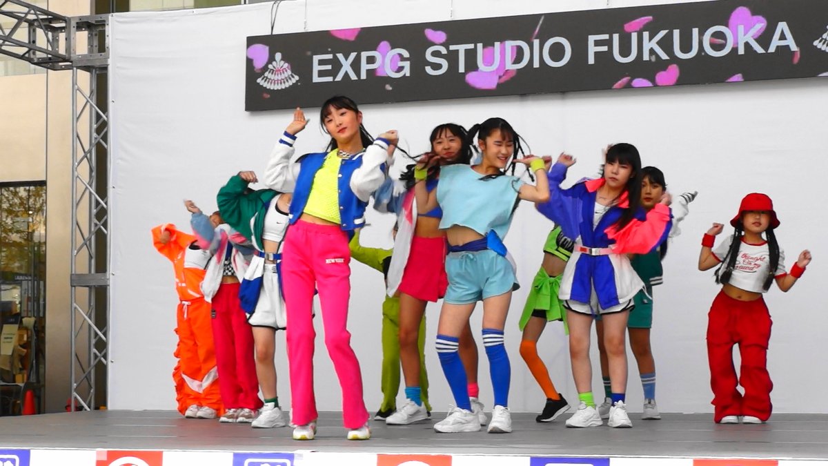 nakamitty's tweet photo. EXPG STUDIO FUKUOKA 第62回福岡市民の祭り 博多どんたく港まつり 岩田屋三越どんたく演舞台https://t.co/OrjftdNxW9 https://t.co/FeR5JQWQdK