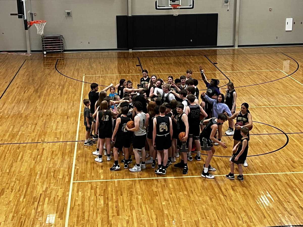 WFladyHoops's tweet photo. Great first day of our K-3 basketball camp today! Over 40 kids showed up for some basketball after school! #GoTigers! https://t.co/6KIoneheNS
