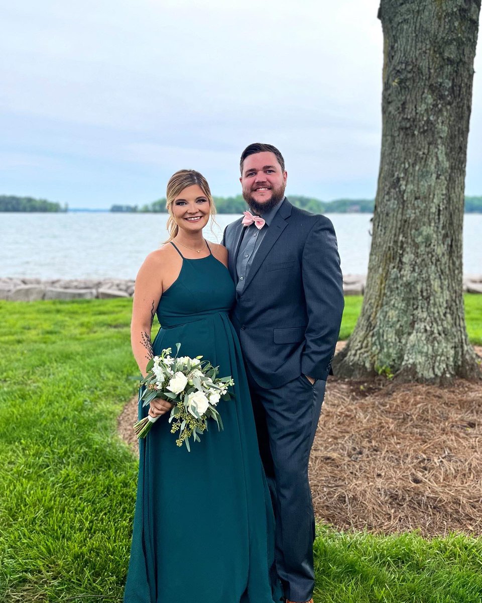 bitchnbacon's tweet photo. wedding shenanigans https://t.co/xyd0Yv0HPX