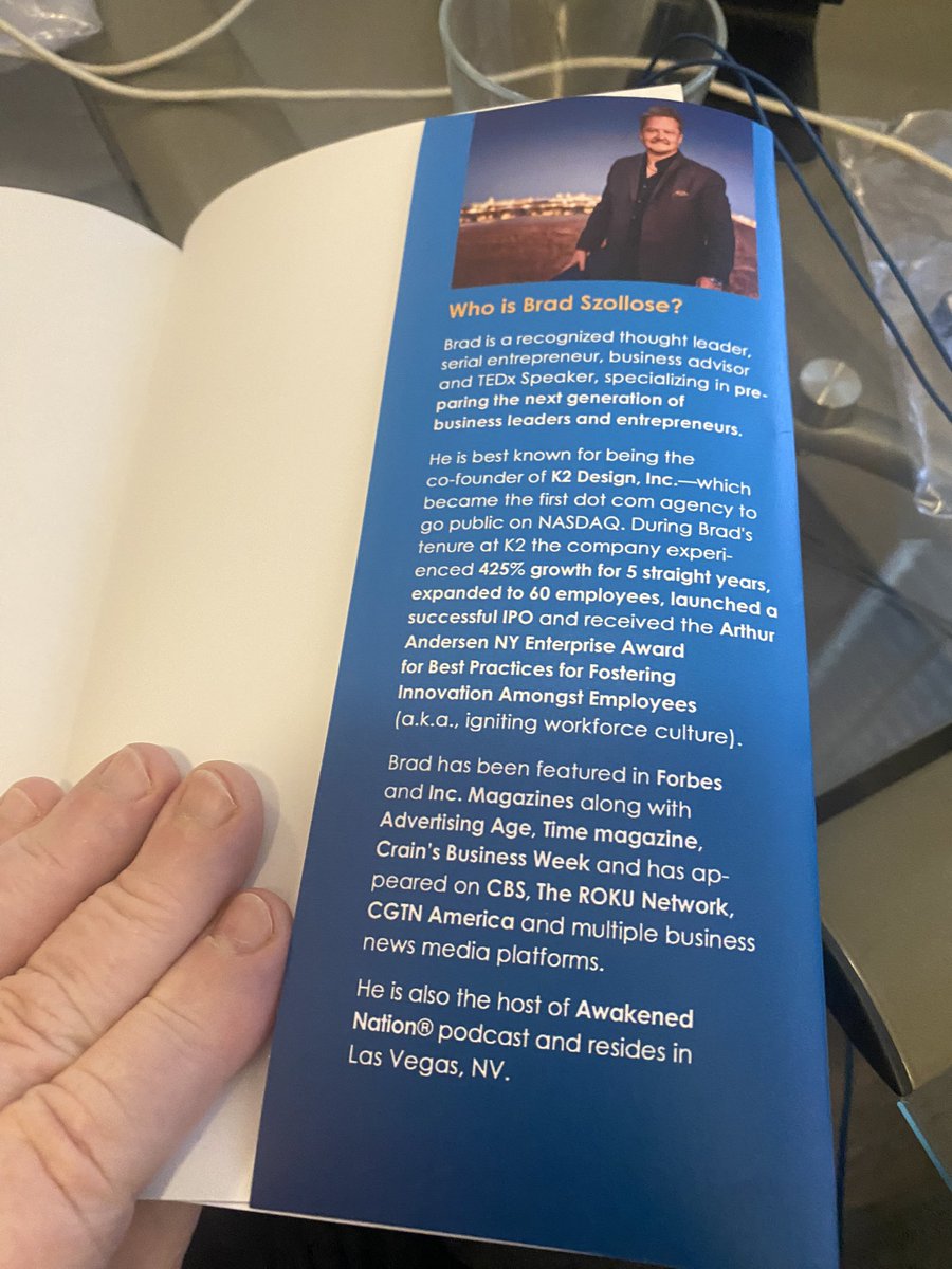 LiquidLeader's tweet image. To @TomNewmaster…these book jackets from #FORCEpkg are ON FIRE!!! 🔥🔥🔥🚀 

Whoohoo!!! THANK YOU;-)

#packagedesign #liquidleadership @bradszollose #generationalissues