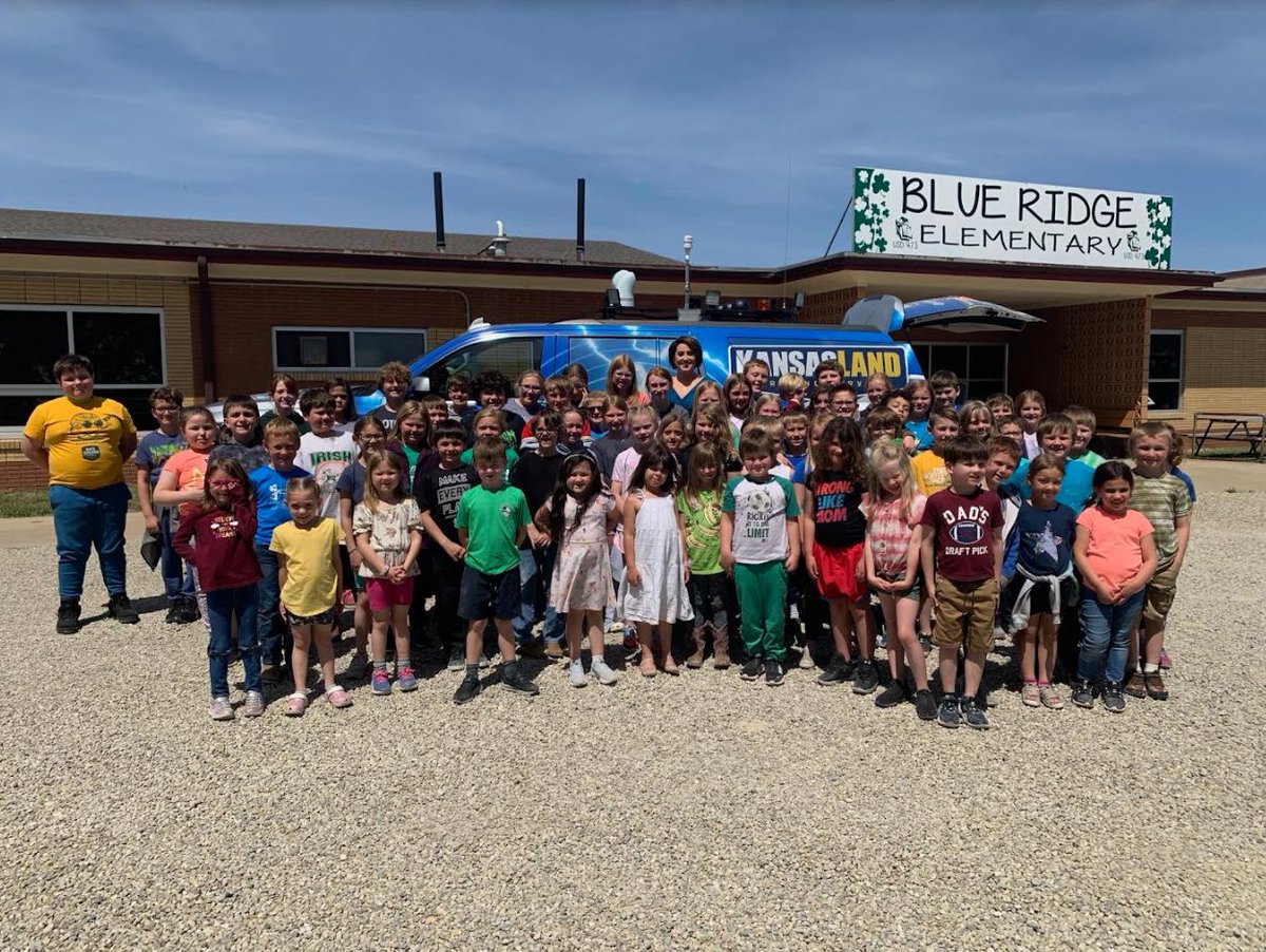 LisaTeachman's tweet photo. A GREAT day for a drive through the Flint Hills!  Spoke about severe weather safety with Blue Ridge Elementary School in the Chapman School District, located in Dickinson County.  Thank you for the invitation to speak to you all today!
@KSNNews @KSNStormTrack3 #kswx @TheTireStore https://t.co/YvL2giJwH1