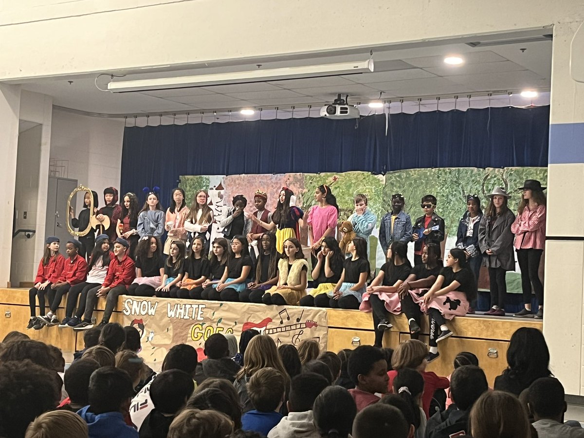Bravo grade 5&amp;6 students for a rockin’ performance of Snow White Goes Rock n Roll! I can’t stop dancing. We’ll done directors <a href="/MrsRoss23/">Angela Ross</a> <a href="/MmeElKabbouchi/">Stephanie El-K</a> <a href="/MrsDoyleJ/">Julie Doyle</a> <a href="/mrs_gagliano/">Marina Gagliano</a>