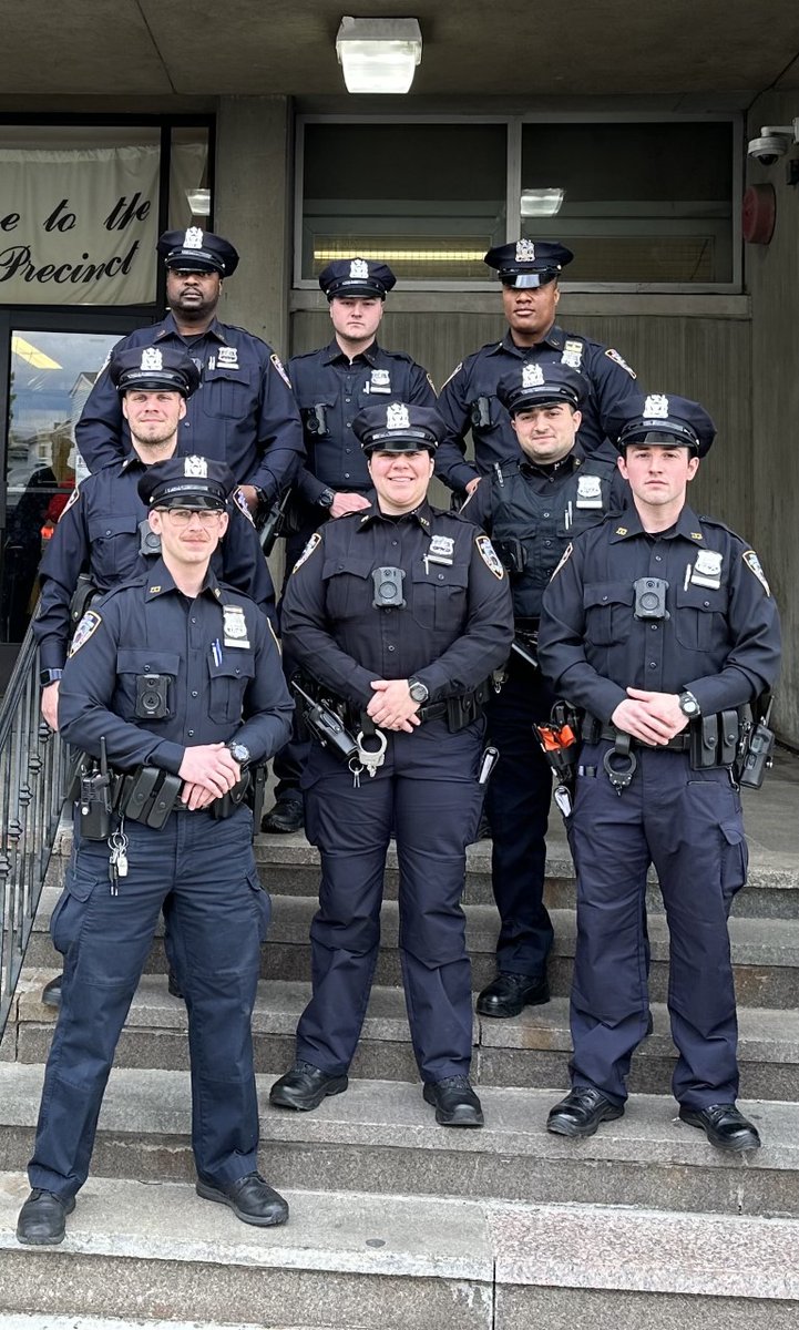 NYPD113Pct's tweet photo. We at the 113 Precinct would like to extend a warm welcome to our newly graduated officers. #NYPD #PBQS #PoliceAcademyGraduates https://t.co/Bm3Kyqfpye