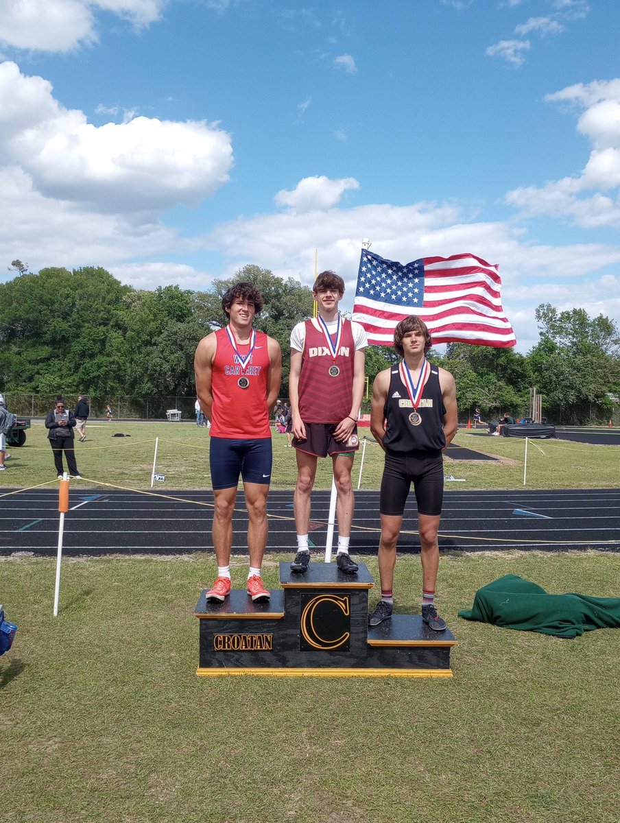 Conference track meet today and we had several medalists. 🏅🥈🥉 Congratulations to our Bulldogs!!