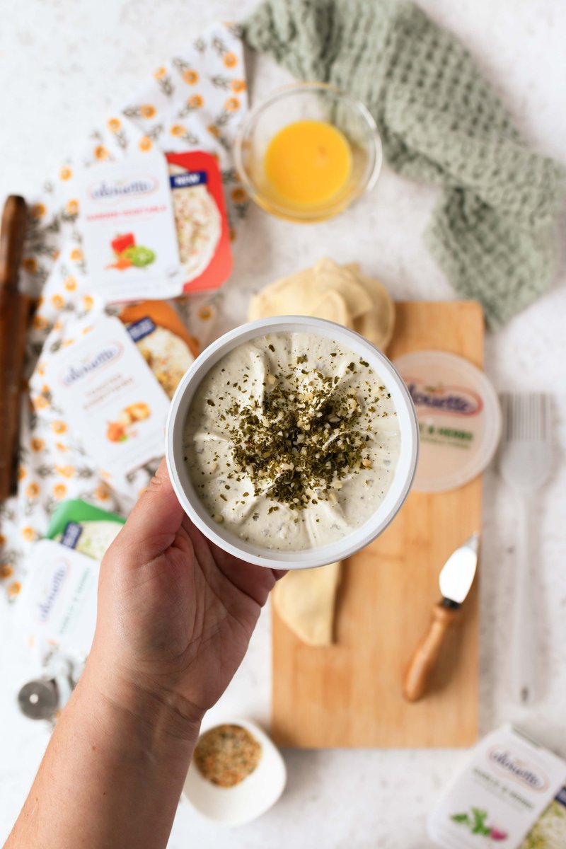#AD Loveeasy to make recipes? I know we do! These Cream Cheese Stuffed Biscuit Bitesfeature Garlic &amp; Herb Alouette Spreadable Cheese. Add these bites to a Mother’s Day BrunchBoard &amp; make mom smile! #alouettecheese <a href="/Alouettecheese/">Alouette Cheese</a> 
Recipe: savvysavingcouple.net/cream-cheese-s…