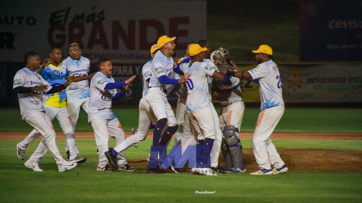 amspanamapty's tweet photo. Col��n @CorrecaminosdeC se coronan campeones del Béisbol Nacional Copa @panamamunicipio

Felicidades a todos los amigos colonenses 💪🏆 https://t.co/MWJD51SwbW
