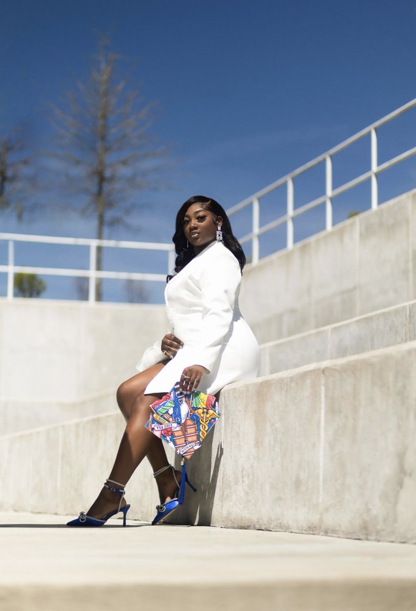 TheOnlyCess's tweet image. 👩🏾‍🎓