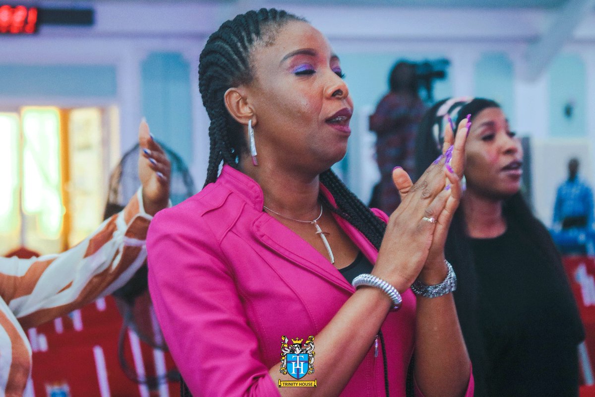 trinityhouseng's tweet photo. How great is our God!

#trinityhouse
#believe 
#wednesdayservice
#midweekservice
#communionservice
#midweekcommunionservice
#hymnsandcommunion
#hymnsandcommunionservice
#firstwednesdayofthemonth
#firstwednesdayofmay
#thepassover 
#pastorituahighodalo https://t.co/2qyHGGEAh7