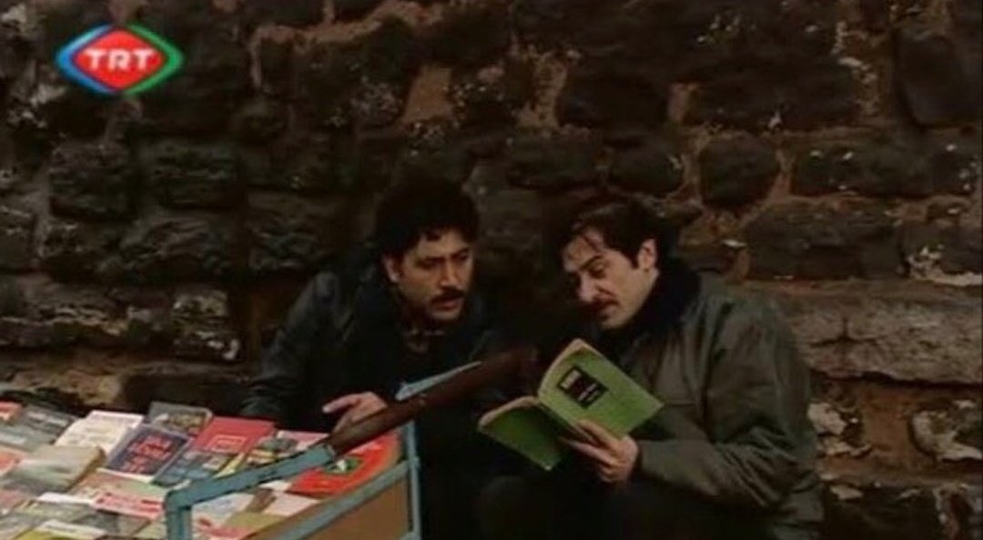 - hayat sahip olduklarımızın dışında kalanlarmış meğer.
+ bu ne demek yusuf? 
- seçtiklerinle yaşamak kolay, payına düşene razı mısın demek.

- yeditepe istanbul