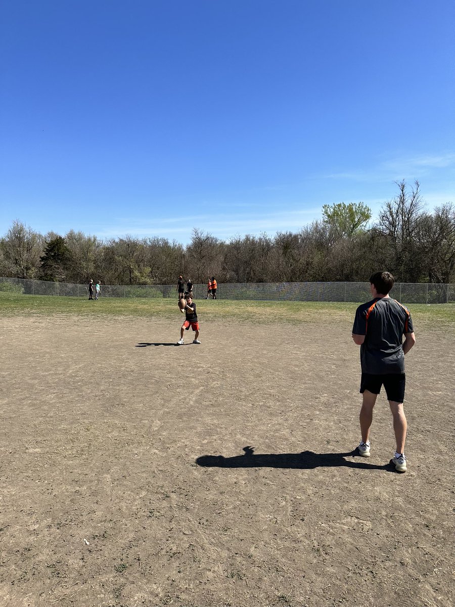 DoaneFootball's tweet image. “Everybody can be great because everyone can serve.” #Play60