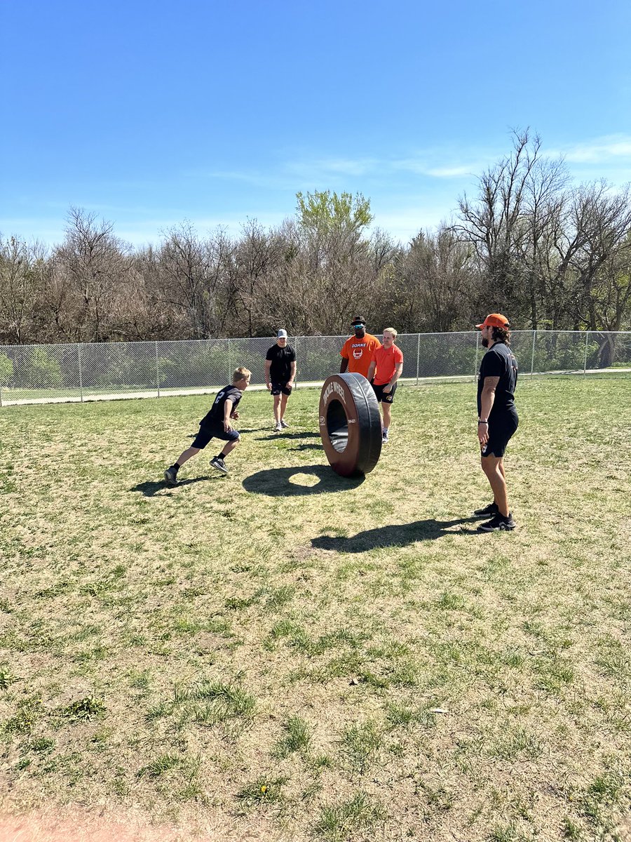 DoaneFootball's tweet image. “Everybody can be great because everyone can serve.” #Play60