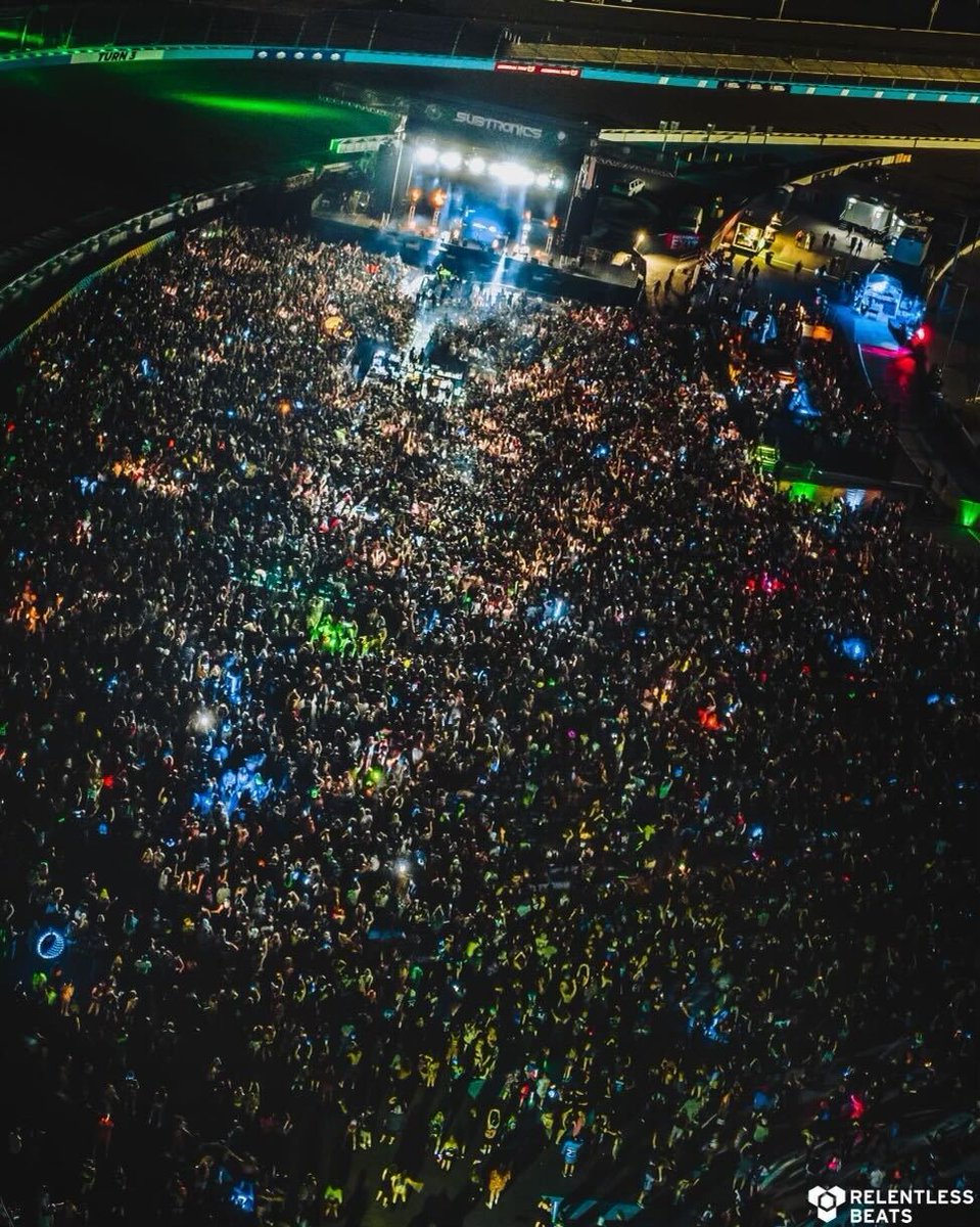 RelentlessBeats's tweet photo. Still not over the insanity of last weekend 🤯 Just a few thousand bass lovers coming together to make history at the biggest bass show in Arizona YET 🔥 @Subtronics 

📸: @metatonemedia https://t.co/APighnx0j0