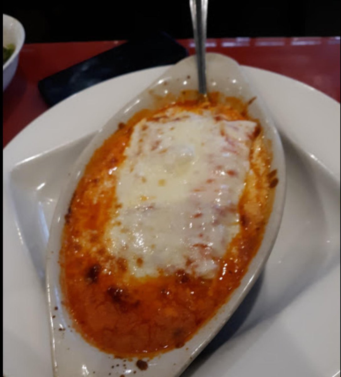 JimmysPizzas's tweet photo. Just like your grandma makes it .. (Don't tell her we said that) 🤫😅

Get yourself a delicious meal today!!!

View menu and order ➡️ https://t.co/Gv6WwzQfiO 

#italy #cheesy #deliciousfood https://t.co/I8BcOkD8tY
