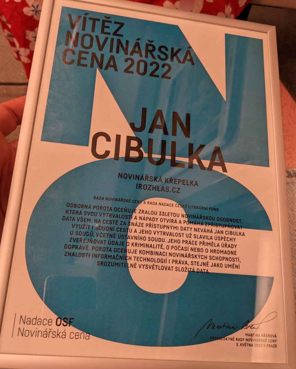 jancibulka's tweet photo. Díky @iROZHLAScz a @CRozhlas, kde mám tu čest pracovat!

A díky Vám, kdo to posloucháte, čtete, a ideálně i jako koncesionářstvo podporujete :) https://t.co/nymdblK3Ec