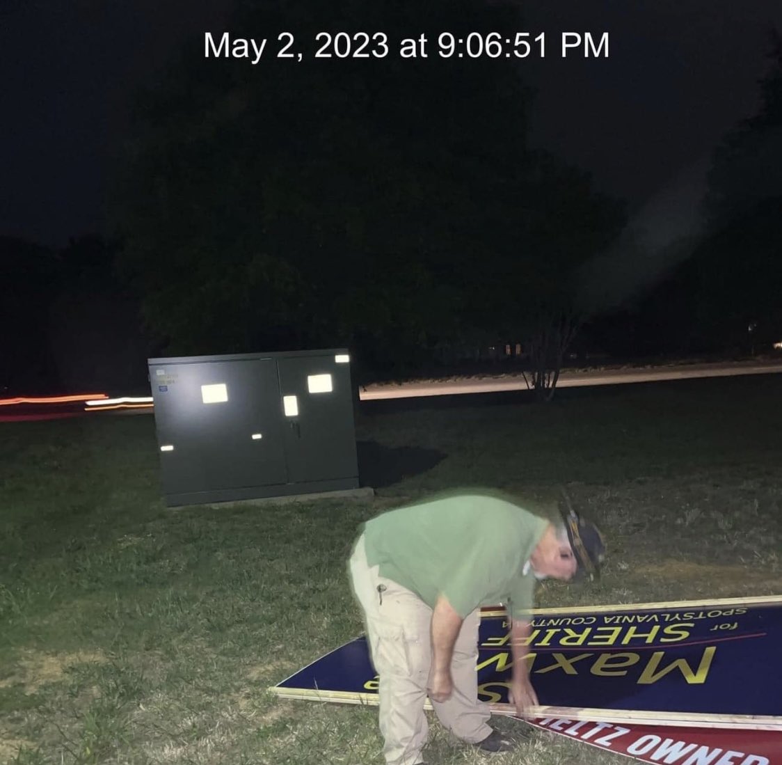 MikeAllersSr's tweet photo. The Establishment often resorts to tactics such as “sign stealing” to silence GRASSROOTS candidates. Fortunately our cameras are everywhere. Join us May 6th for the Firehouse Primary to select the GOP State Senate Nominee in #VA28. Have your voice heard! #LETSFIXVA #MEGA https://t.co/V5jX68RFaw