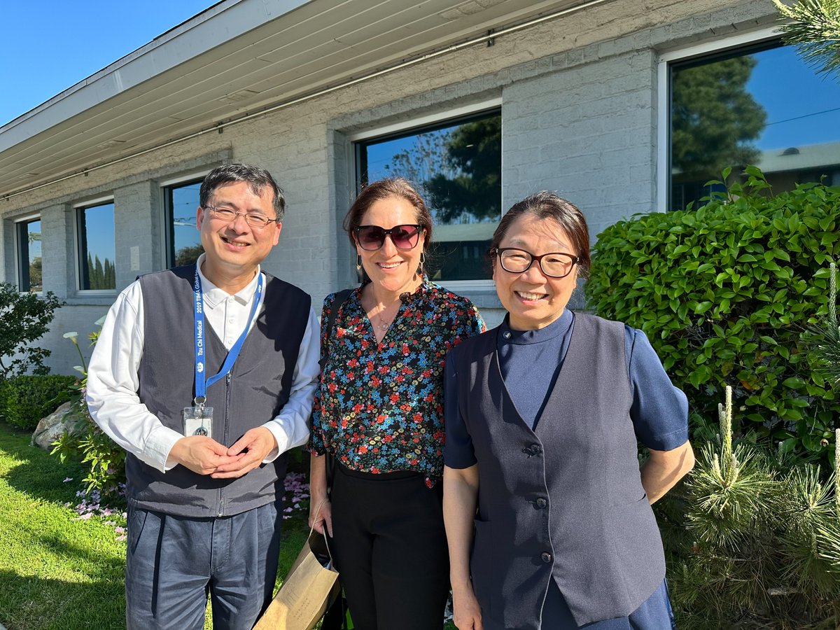 TzuChiUSA's tweet photo. On 4/26, #TzuChiUSA was delighted to welcome Leslie Goldman, VP of Global Cause Partnerships at @UNICEF-USA to our National HQ in #SanDimasCA, the #TzuChiEducation Campus in #WalnutCA, as well as the #TzuChiMedical in #AlhambraCA. See more: https://t.co/8scjpUVtCB https://t.co/KrkjAASEMv