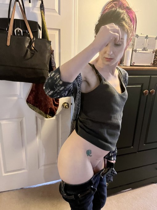 My phone is not working but I'm finally getting posts out. https://t.co/dowUw5nwul<a href="/tag/model"class="tags"><span>#model</span></a><a href="/tag/brunette"class="tags"><span>#brunette</span></a><a href="/tag/girlnextdoor"class="tags"><span>#girlnextdoor</span></a><a href="/tag/milf"class="tags"><span>#milf</span></a><a href="/tag/paypig"class="tags"><span>#paypig</span></a><a href="/tag/onlinedating"class="tags"><span>#onlinedating</span></a>