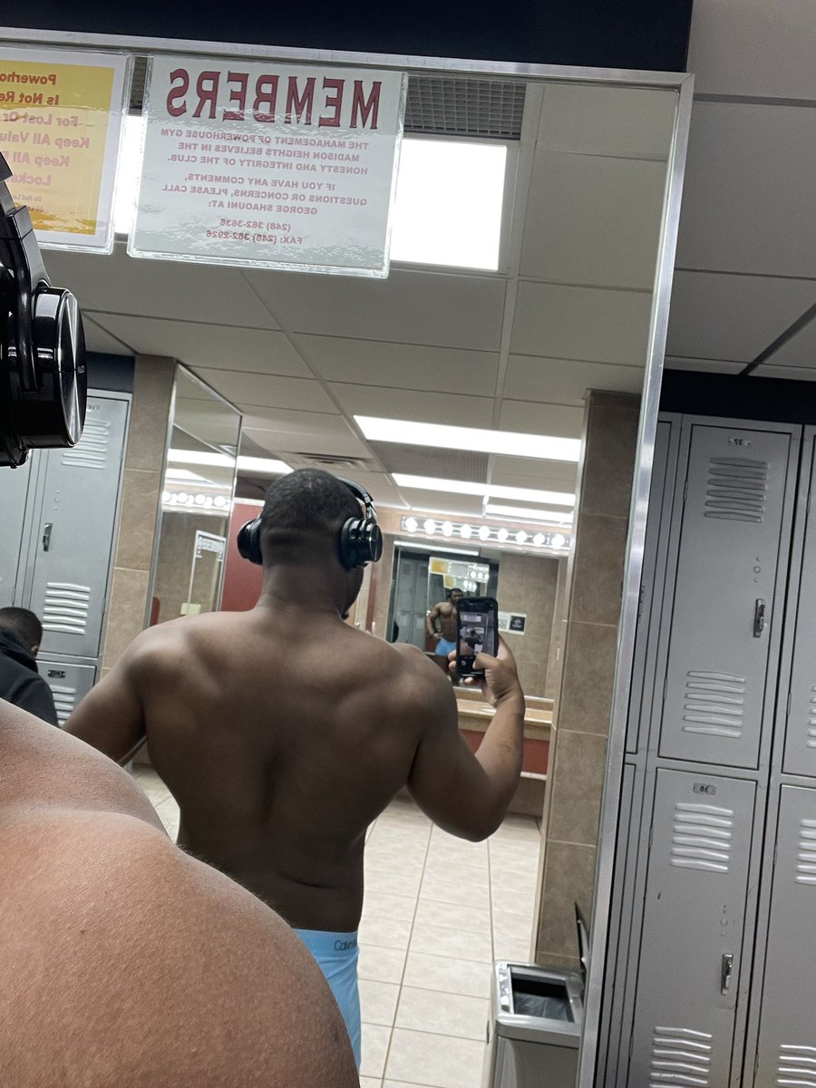 FvPMD5hWwAEie4h?format=jpg&name=medium