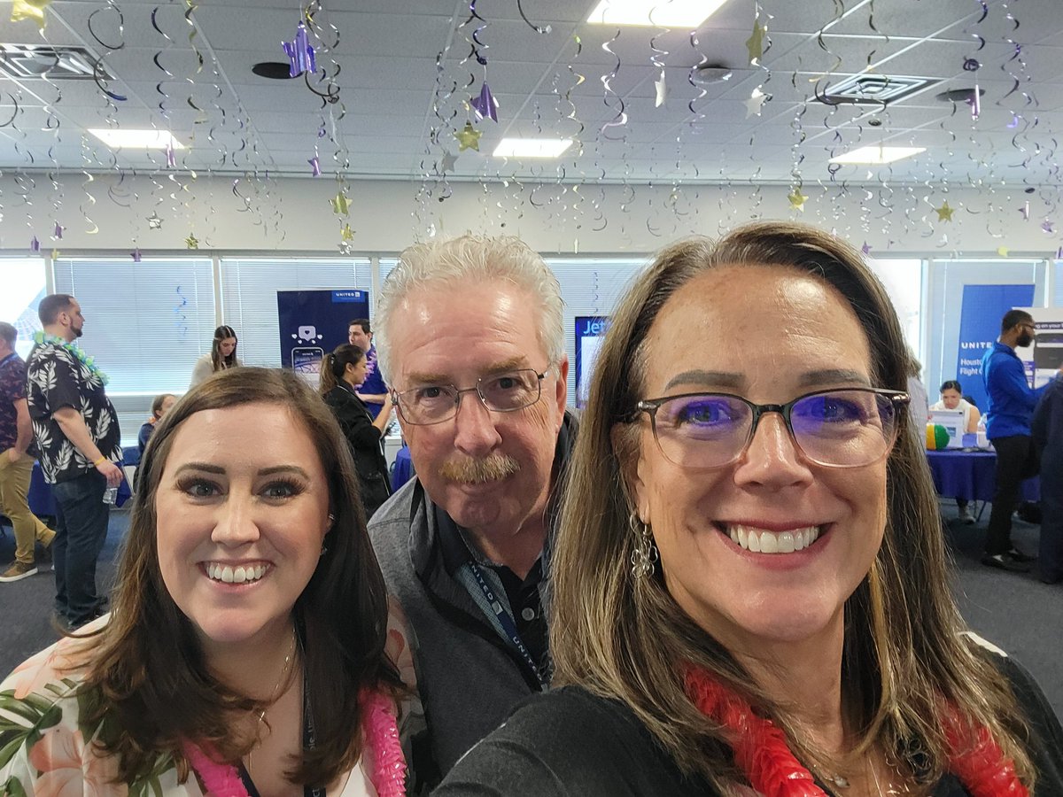 KerryUAsaidWhat's tweet photo. #IAHSOC holding their annual Summer Readiness expo. Great song all the teams coming together to educate the masses! @Tobyatunited @MikeHannaUAL @philgriffith63 https://t.co/CAjH2gD27y