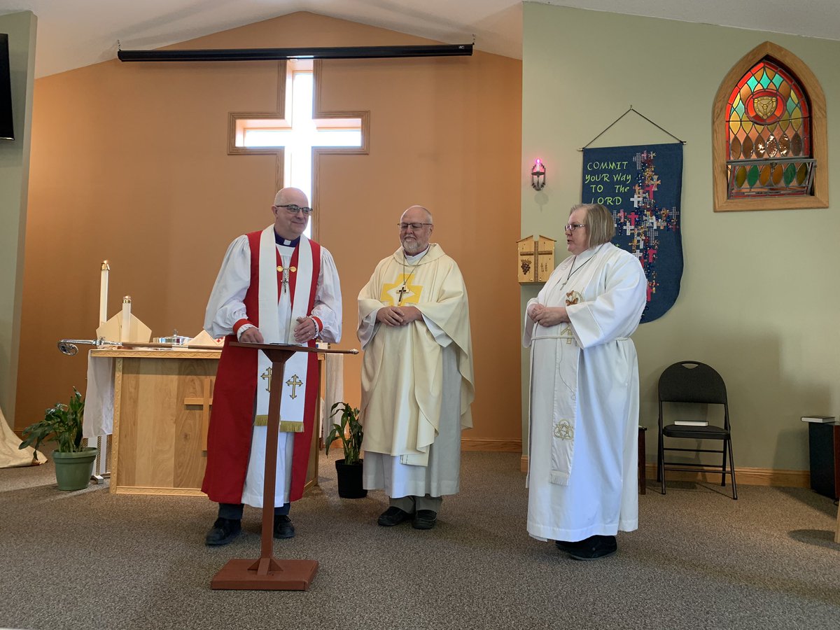 abtbishoplarry's tweet photo. Wonderful to be with +David Greenwood and Rev. Rose Howell and the Parish of the Northern Lights last Sunday for the historic Signing of the Parish Covenant. Here we are at St Andrews Zion, Colinton. #myelcic #abtsynod https://t.co/tm7EABb5NL