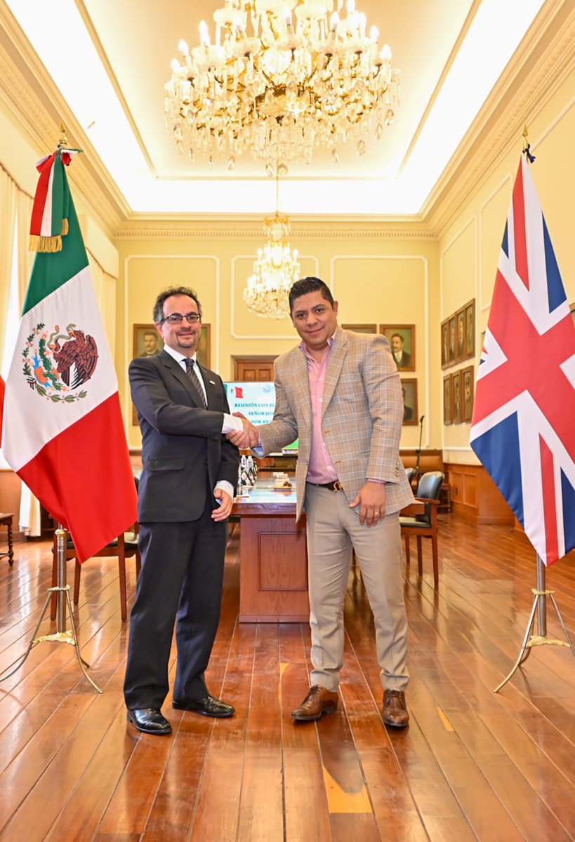 AntenaSanLuis's tweet photo. #Gobierno | Avanza #GallardoCardona con #posicionamiento de #SLP a nivel mundial

Se reúne Gobernador #RicardoGallardo en Palacio de Gobierno, con #JonBenjamin, Embajador Británico en México -> https://t.co/8DnS1scZRF https://t.co/fVYsocu2yy