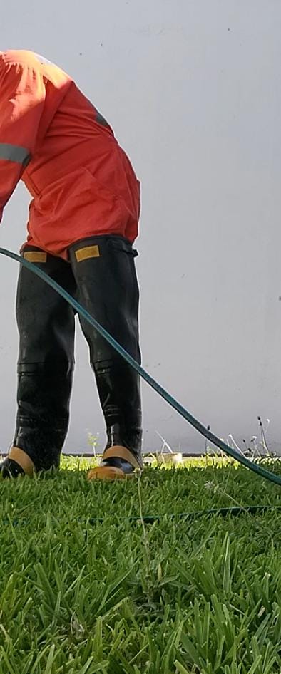 OscarOm35061439's tweet photo. ¿Tienen calor? #rubberboots #waders https://t.co/POPMhXgRUx