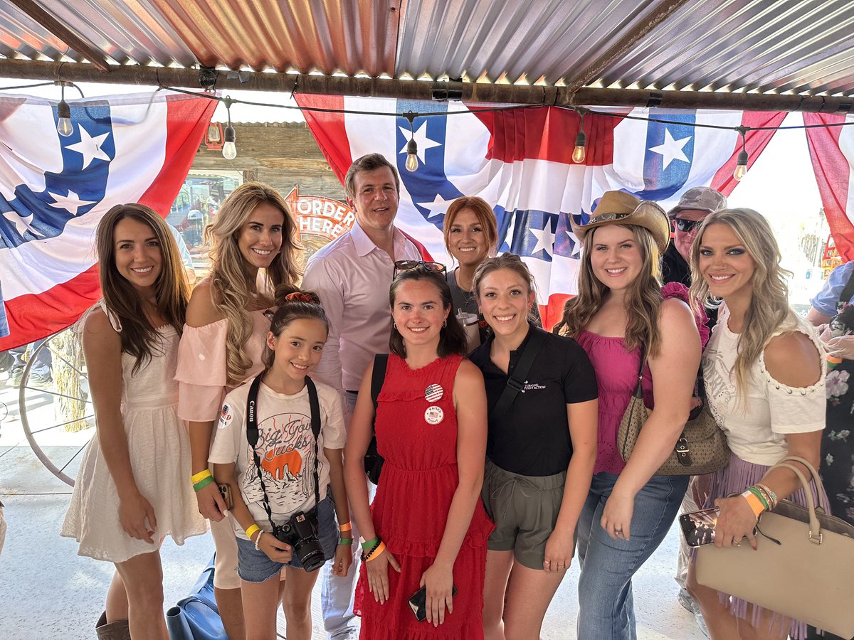 basednblessed's tweet photo. Massive shoutout to @lacenagao for the invitation to join @tpaction at the Maricopa County Lincoln Day Luncheon last Saturday ! 🙏🇺🇸 Fun and freedom in the sun, that's how #proactiveparents and #fearlessleaders roll! https://t.co/GBOi4APFL3