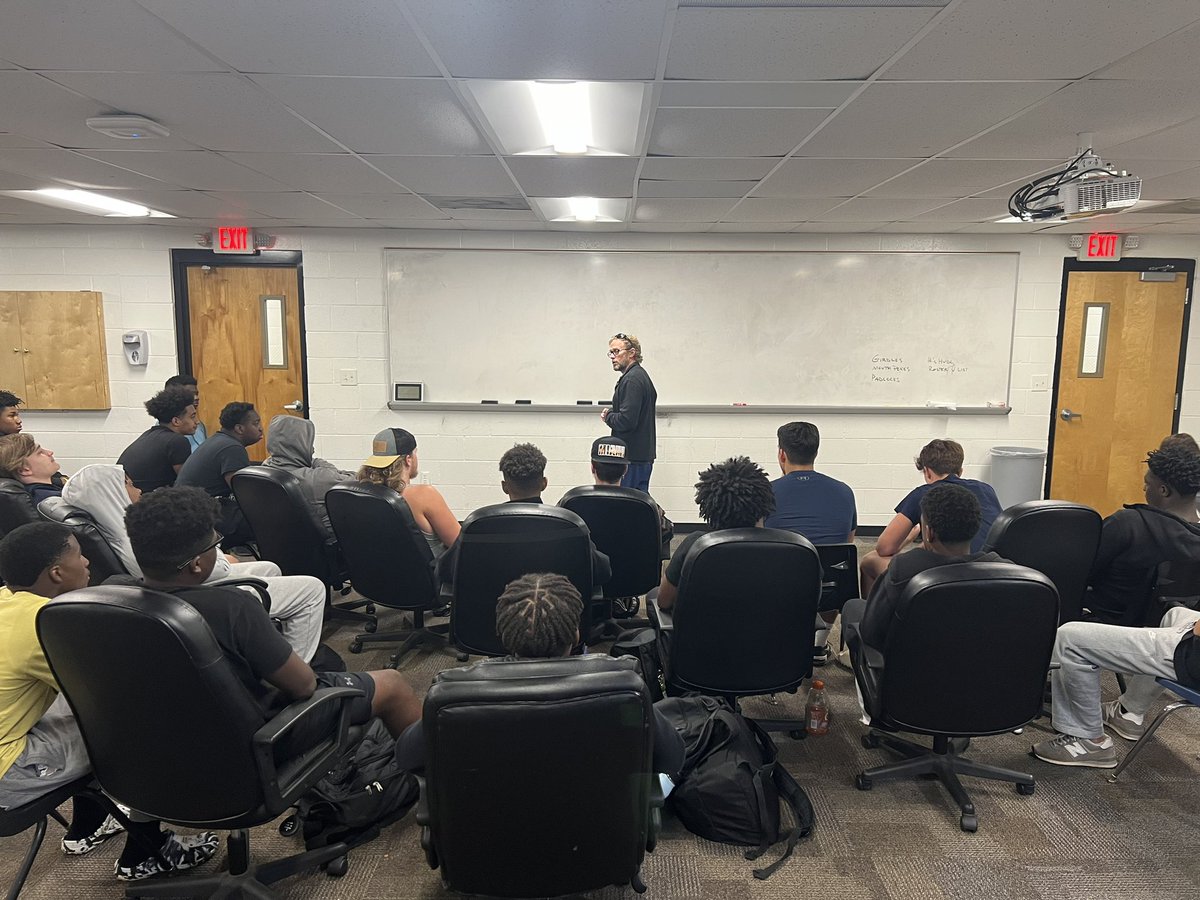 CoachJWernquist's tweet photo. The boys getting some great words of wisdom from @RealCoachStewie 

#GoldStandard https://t.co/dh6mBBPGOs