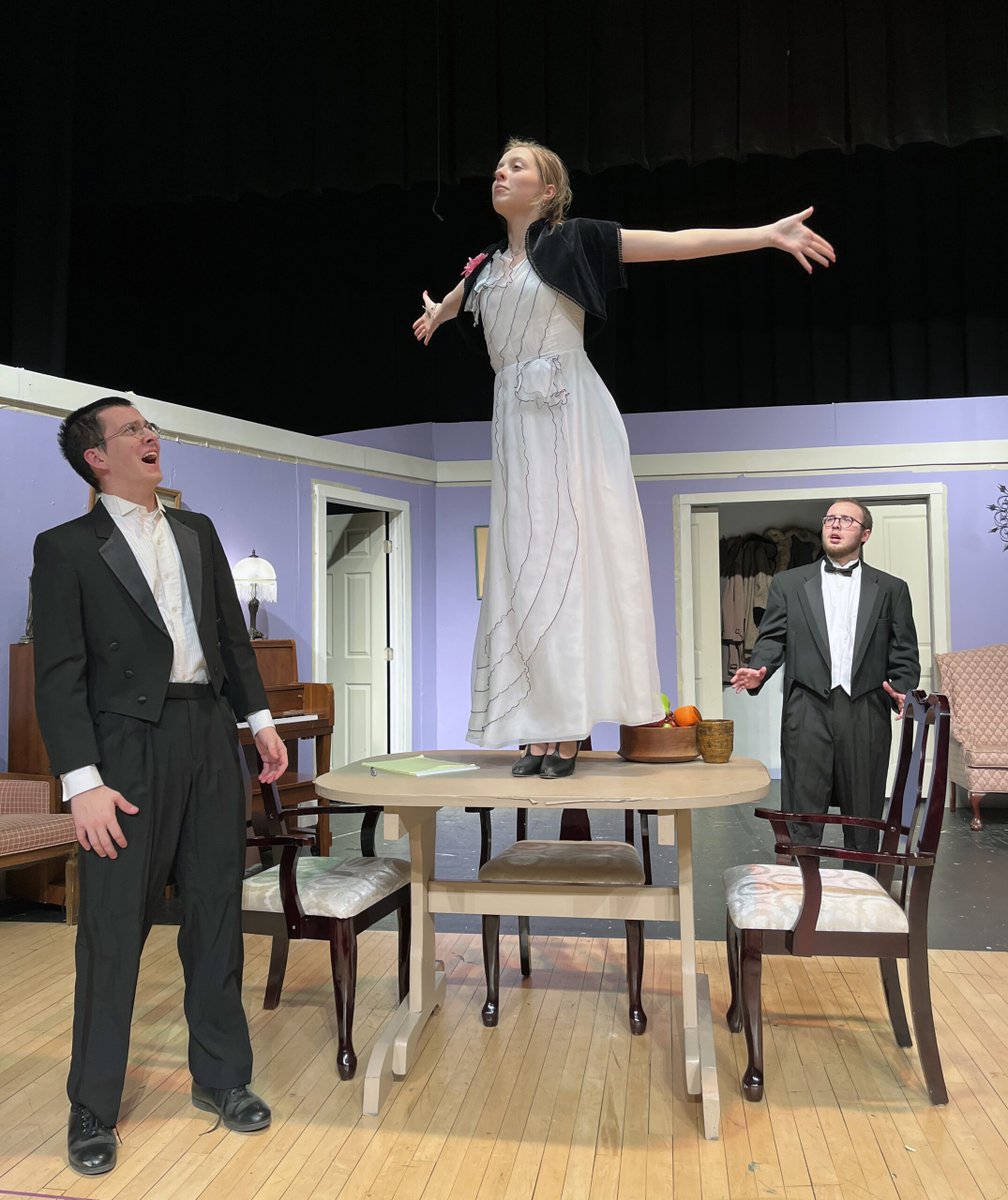 Check out our most recent article:
thehigharrow.com/ihs-drama-depa…
IHS drama department brings to the table another play: "The Nitwits"
"By SKY STEVENS
The Indiana Area Senior High School Drama Department gets ready to set the stage for yet another seat-grabbing play, "The Nitw...