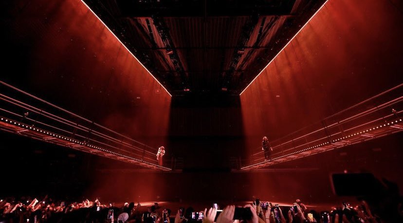 PNLMusicLive's tweet photo. 🎈Un an s’est déjà écoulé depuis le début de la tournée de Deux Frères!

Une tournée inoubliable , accompagné d’une scénographie unique et un show mémorable, les QLF sont pas prêt d’oublier🫀

Merci @PNLMusic pour ces moments magiques 👥. https://t.co/d93ivIKW59