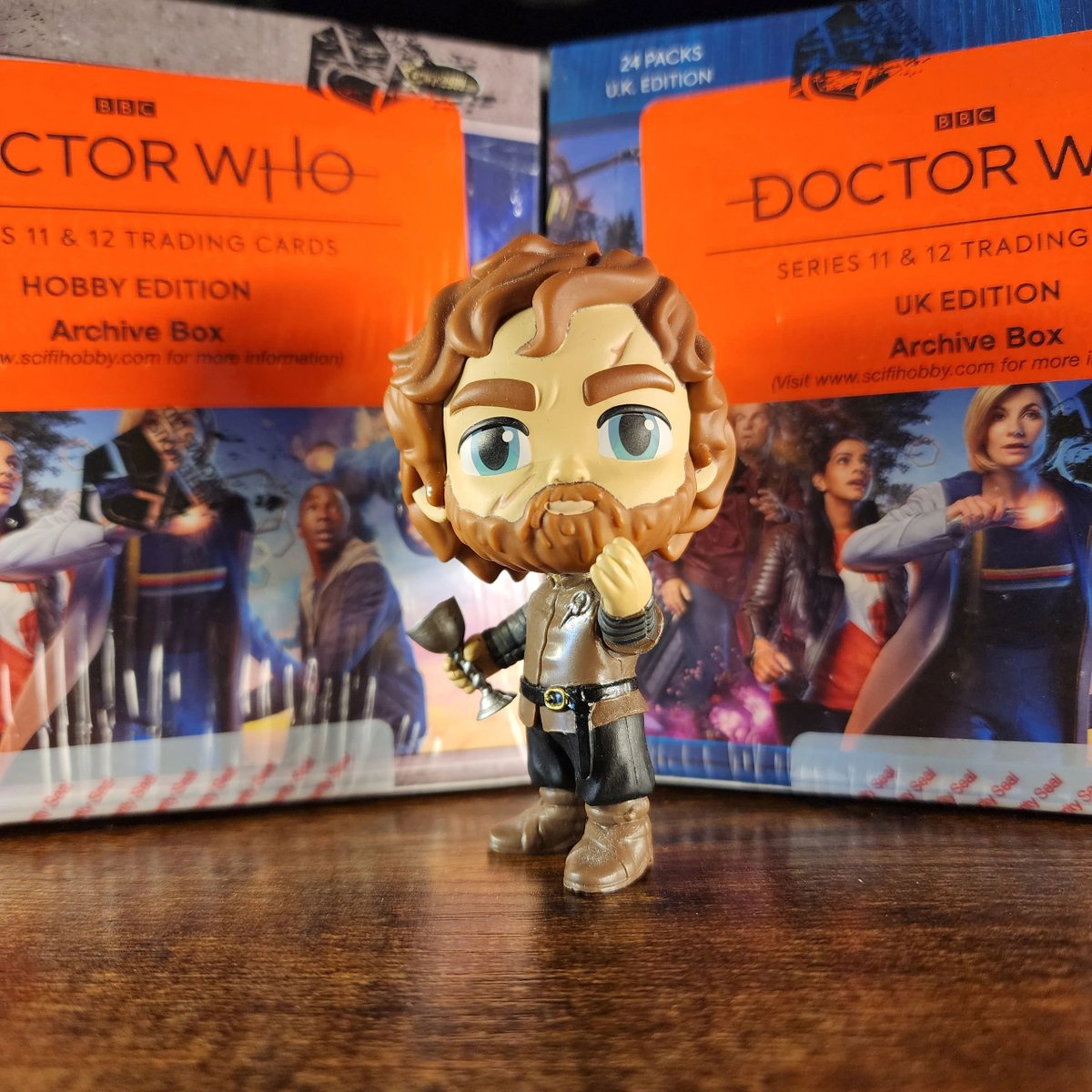 CollectionCARTE's tweet image. Today is Doctor Who day !
Nope, didn't get the new release, but 2 archive boxes of 2022 #doctorwho seasons 11 12
A USA and UK boxes
Results tomorrow
#Rittenhouse 
#scificards
#tradingcards 
#jodiewhittaker
#brettgoldstein
#mandipgill
#sachadahwan
#jomartin
#alancumming
#tosincole