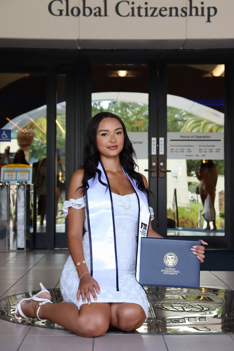 Very proud of my #FIU23 grad. Graduating from the College of Business today. Resilient, intelligent, hard working, creative & beautiful! Love you @lizellingtonn @FIU @FIUBusiness