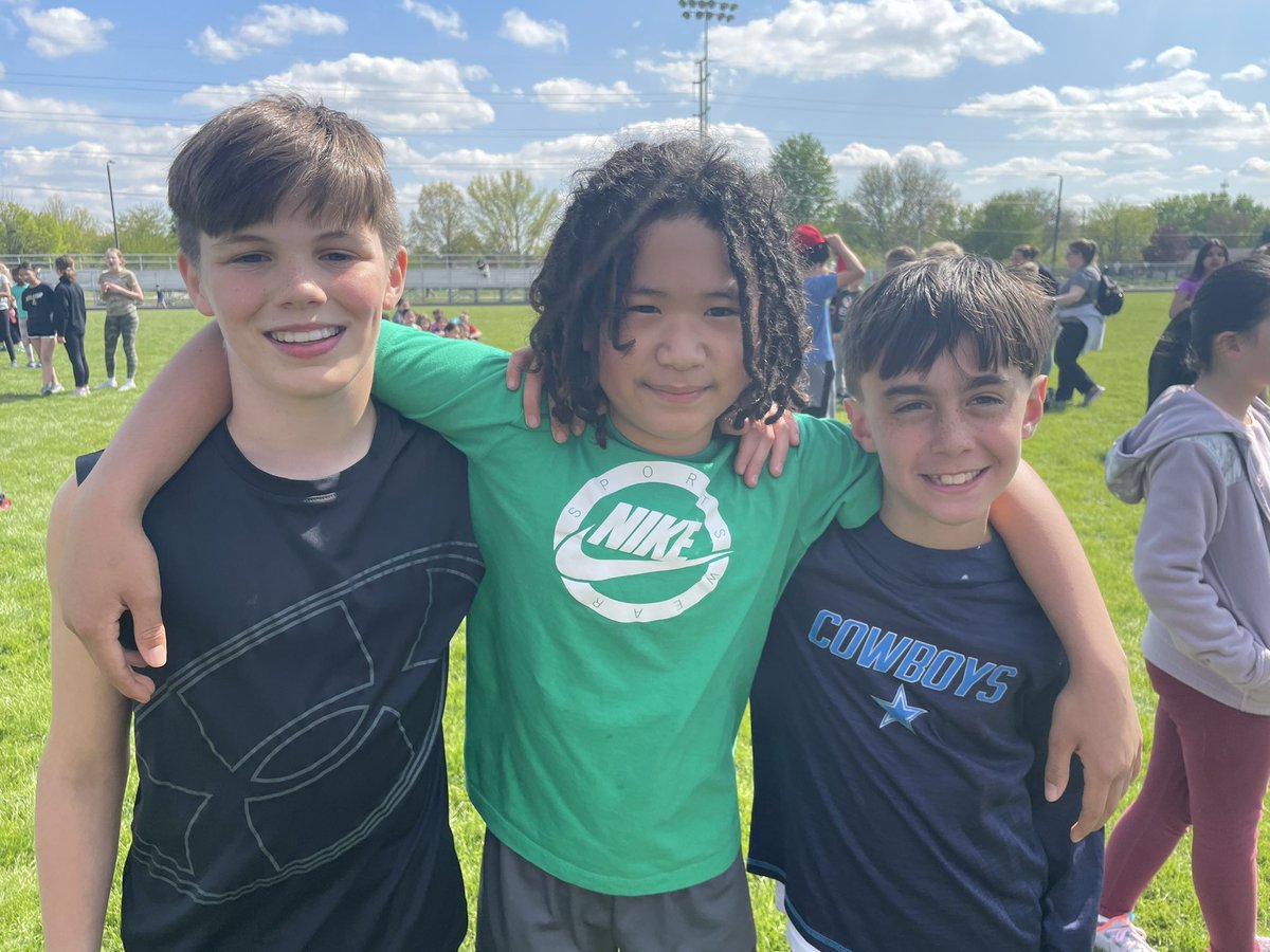 QualioStephanie's tweet photo. Beautiful day for a WLIS track meet! A HUGE thank you to Lane Custer and Chris LaGuire for organizing such a wonderful event for our students!! @WLRez #WLIS #RDP https://t.co/jLQQCHJ39r